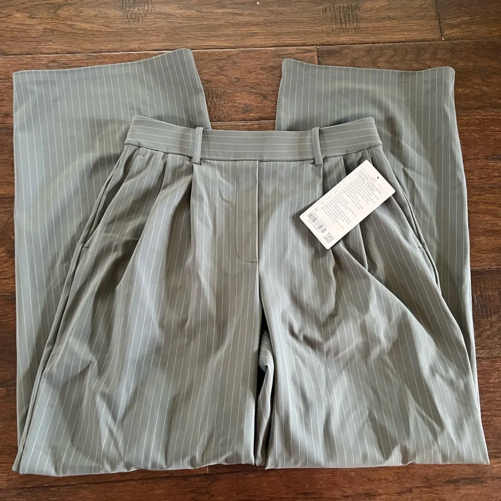 NWT Lululemon Daydrift High-Rise Trouser *Regular size M Palm Deco - Picture 1 of 3